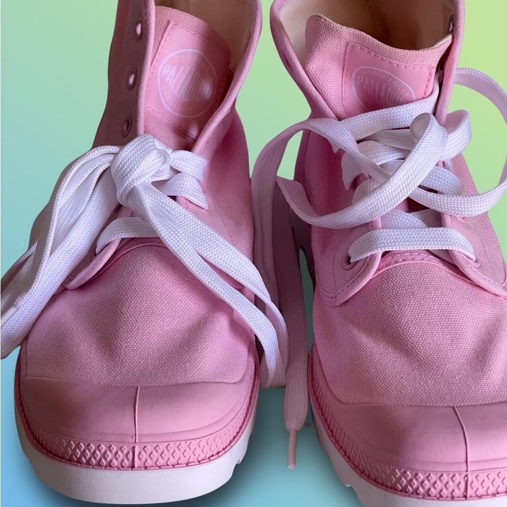 Palladium pink basketball sneakers size 9.5 NEW NEVER WORN